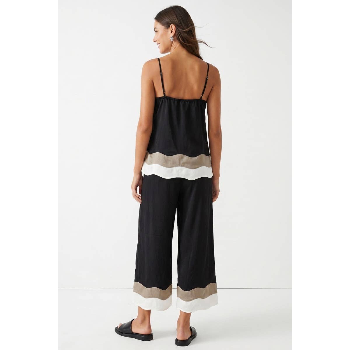 Wavy Colorblock V-neck Camisole
