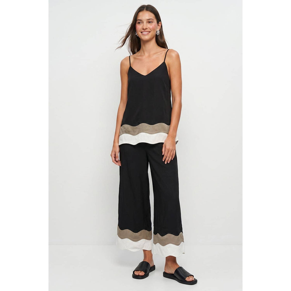 Wavy Colorblock V-neck Camisole