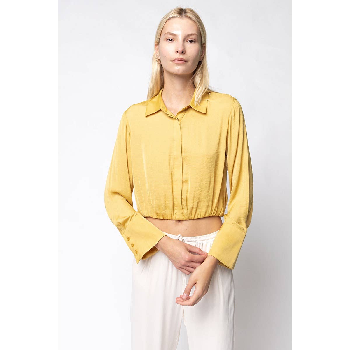 Cropped Button-down Blouse With Elastic Hem