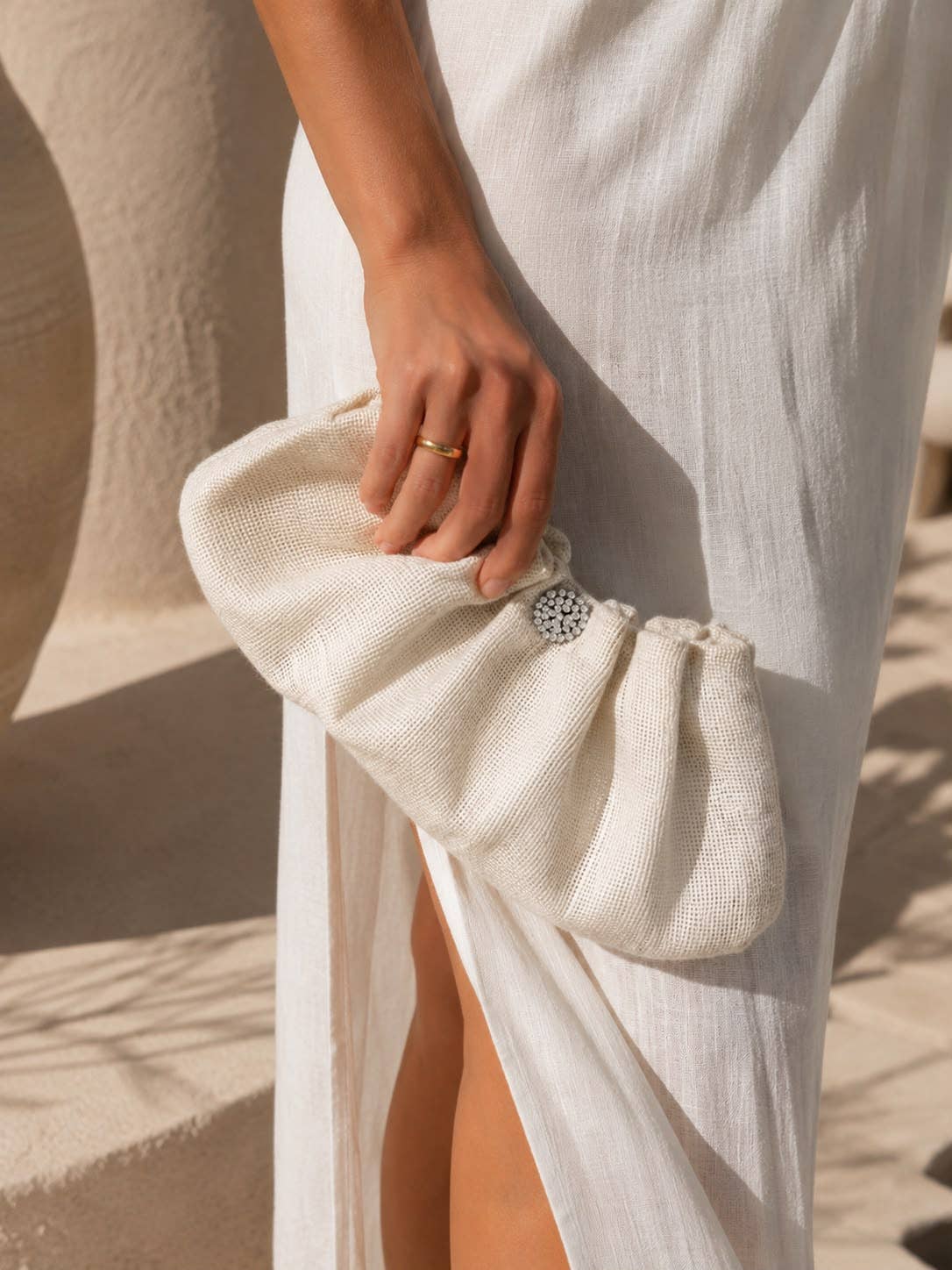 Leo Pouch